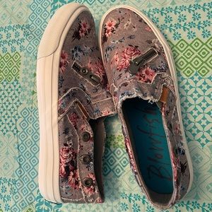 Blowfish slip on’s